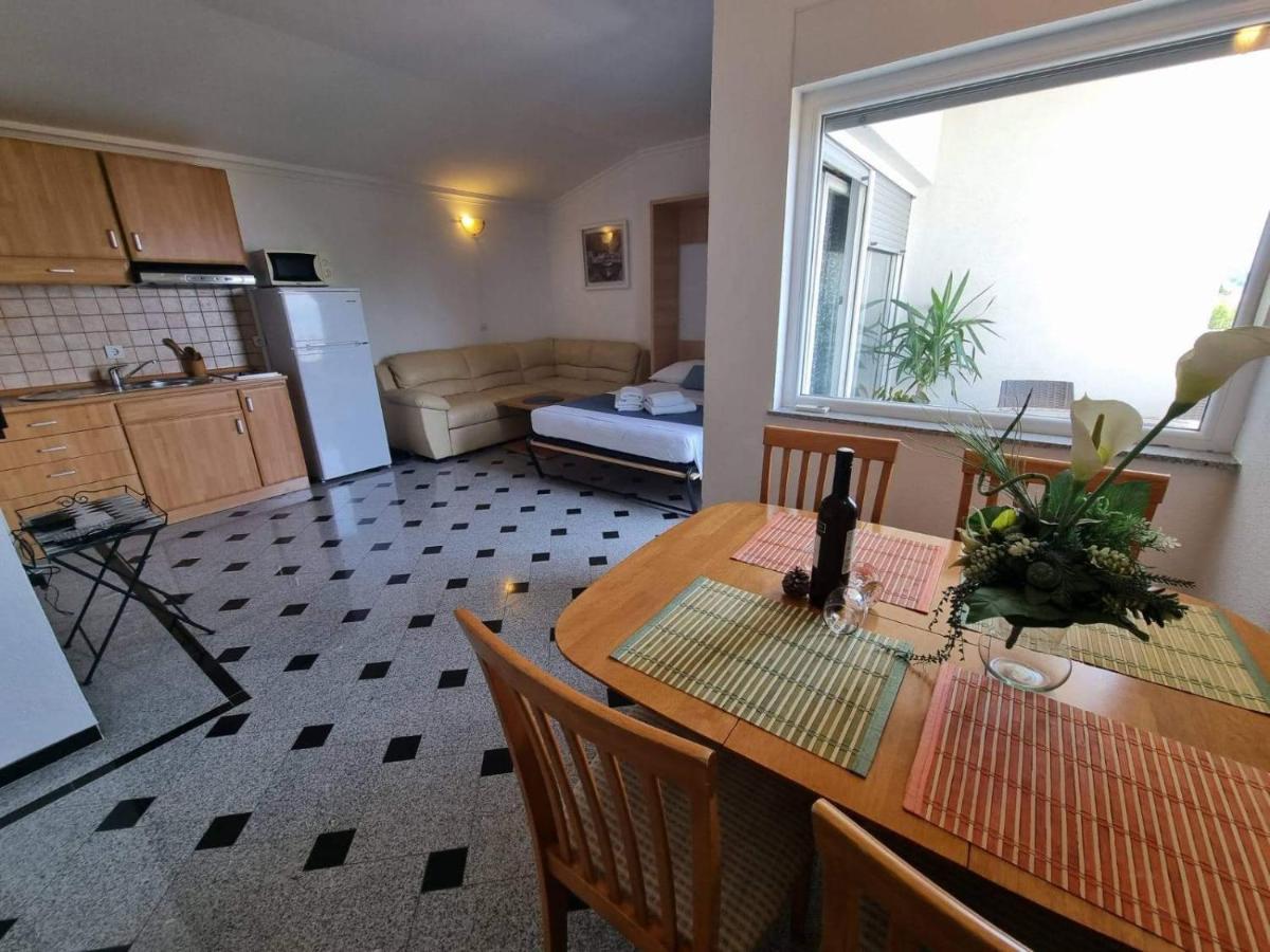 Apartment Tomic 2 Makarska Luaran gambar